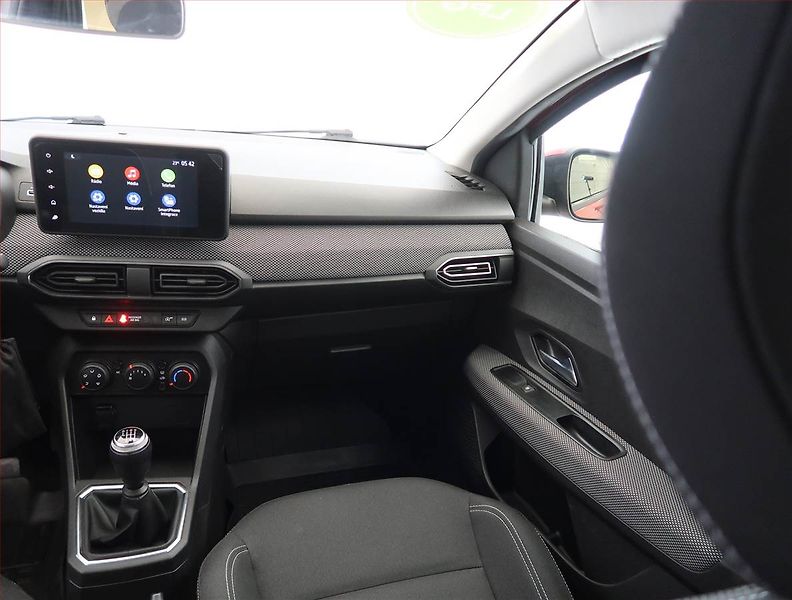 Dacia Sandero (2021) Comfort 1.0 TCe, LPG, ČR,1.maj - fotka 8 z 17
