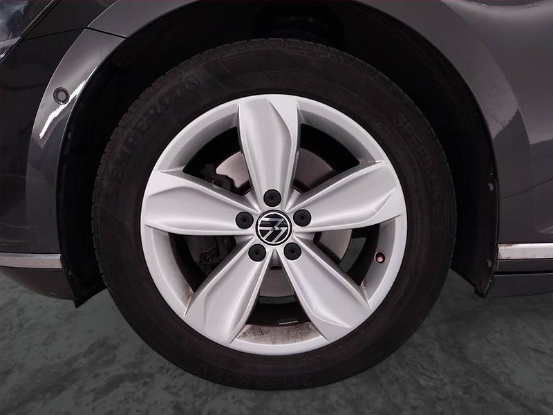 Volkswagen Passat (2022) Elegance 2.0 TDI, 4X4 - fotka 15 z 23