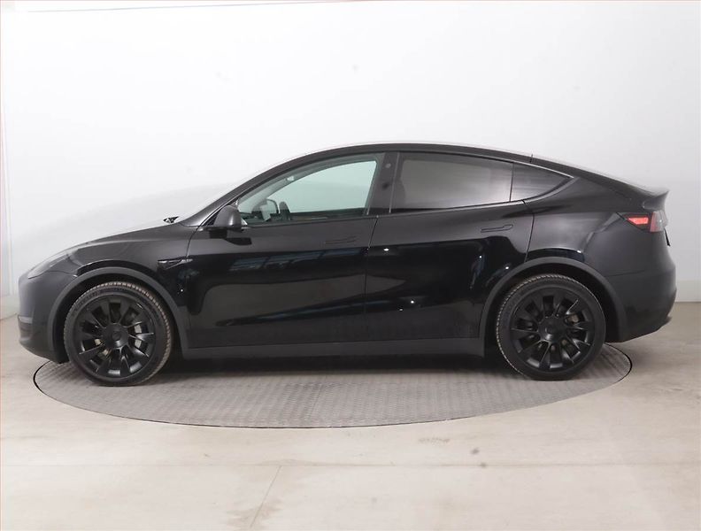 Tesla Model Y (2023) Long Range AWD 79kWh, SoH 91% - fotka 3 z 21