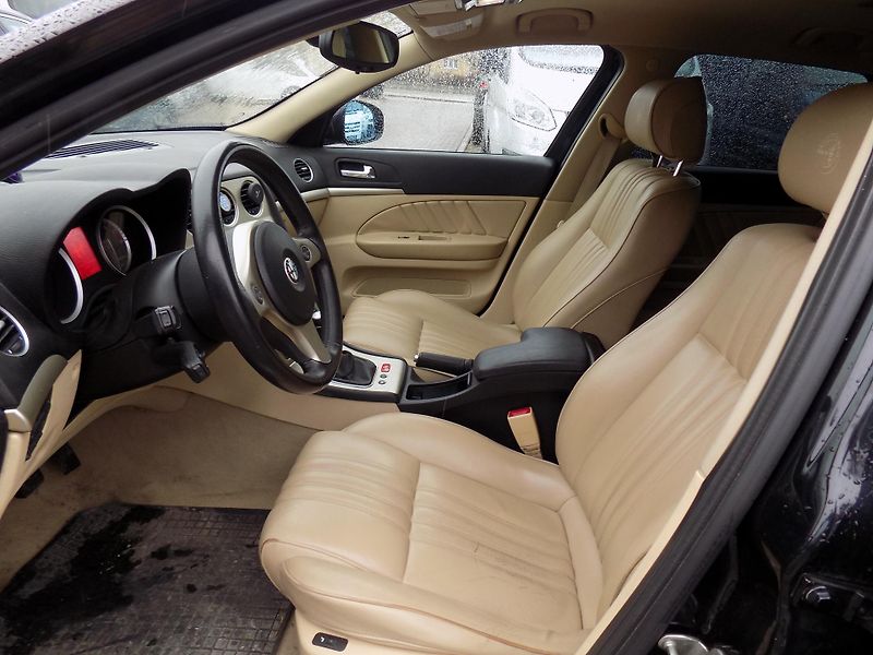 Alfa Romeo 159 3,2 JTS 191 KW  Q4 SPORTWAGON - fotka 18 z 40