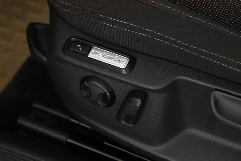 Volkswagen Passat (2015) 2.0 TDI, Automat, Tempomat - fotka 19 z 20