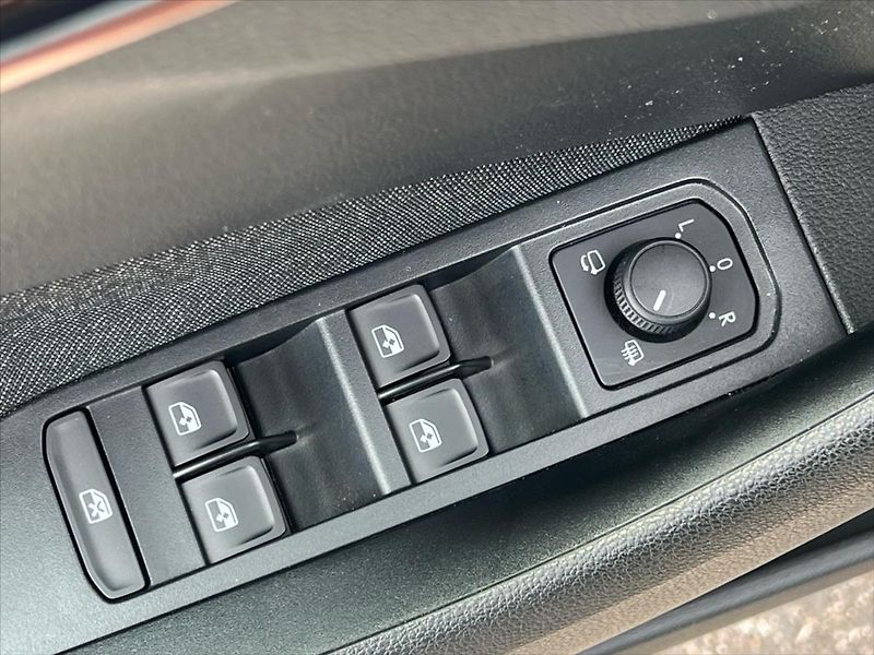 Škoda Scala 1,0 TSi 85 kW 7DSG 130 LET PRE - fotka 20 z 30