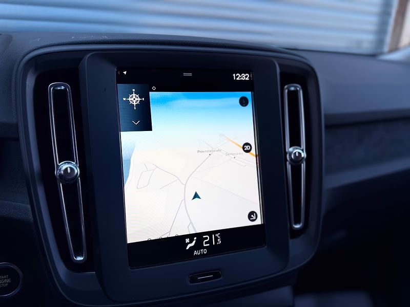 Volvo XC40 T2 Momentum Core LED Kam Asist - fotka 22 z 24