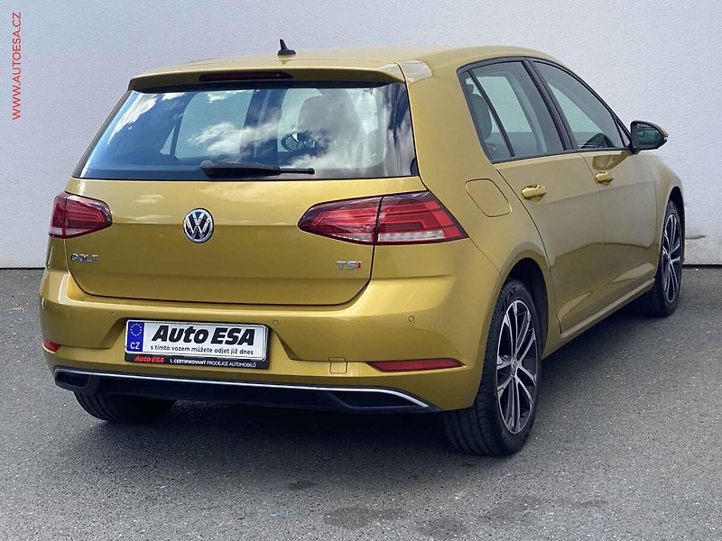 Volkswagen Golf (2017) 1.4TSi, ČR, LED, AC, kamera - fotka 4 z 17