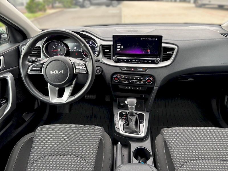 Kia Ceed (2025) 1.5 T-GDi TOP 7DCT - fotka 5 z 30