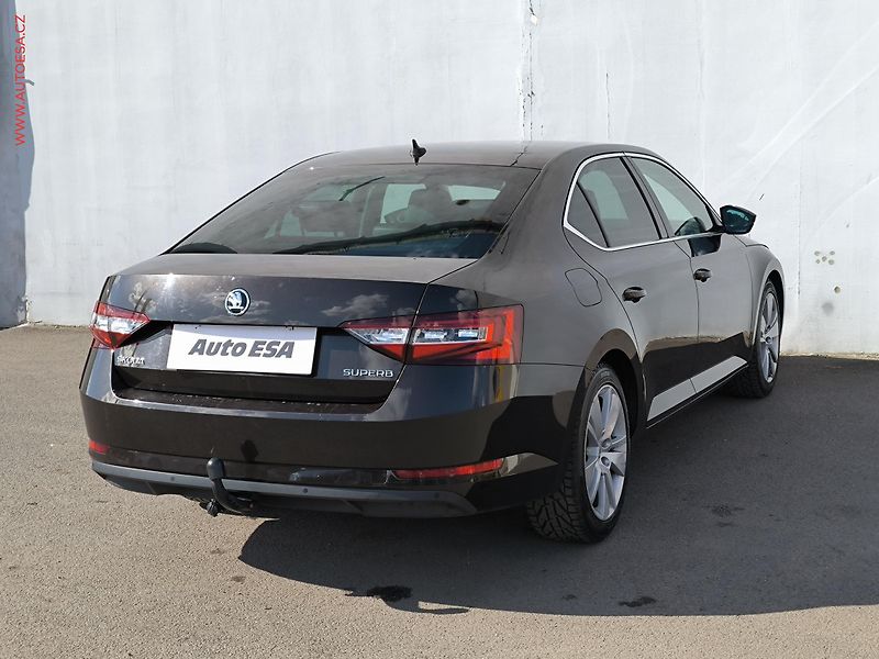 Škoda Superb (2015) 2.0 TDi, Style - fotka 6 z 17