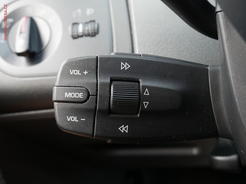 Seat Ibiza (2009) 1.4i, ČR, servis.kniha, AC - fotka 14 z 18