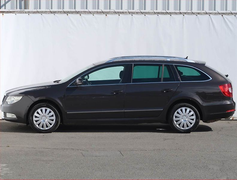 Škoda Superb (2010) Elegance 2.0 TDI, Automat - fotka 3 z 21