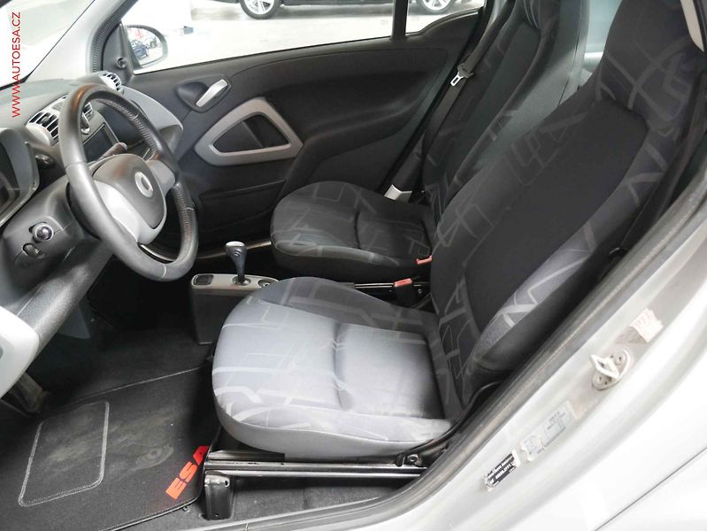 Smart Fortwo (2008) 1.0i Coupe, AT, panorama, AC - fotka 9 z 14