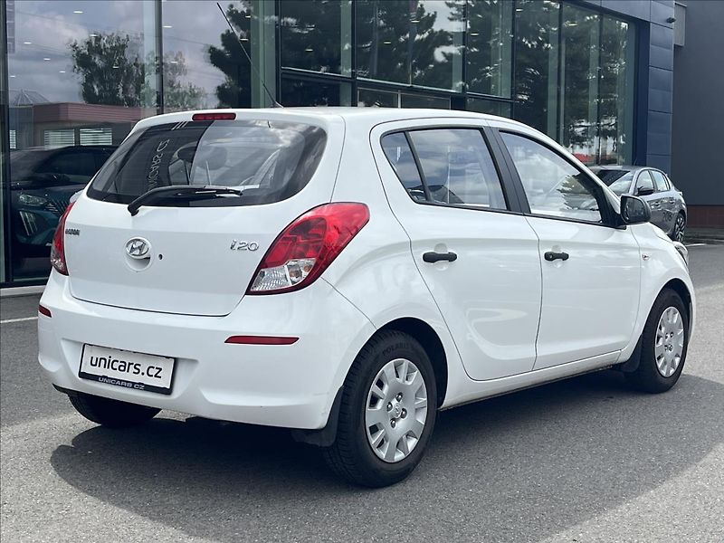 Hyundai i20 1,2 i  Family Space - fotka 5 z 21