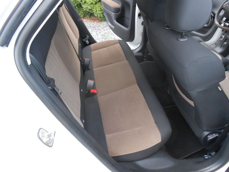 Citroën C4 Cactus Edice,81kw,navi,kamera - fotka 16 z 32
