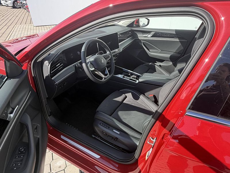 Volkswagen Passat (2026) Elegance DSG mHEV 1,5eTSI - fotka 5 z 25