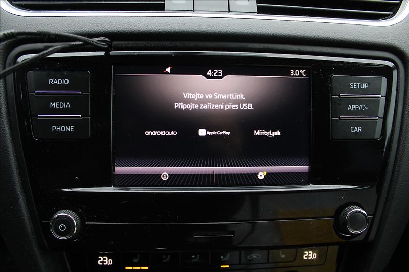 Škoda Octavia 1.6 TDI 85kW LED SERVIS KN. ČR - fotka 16 z 20