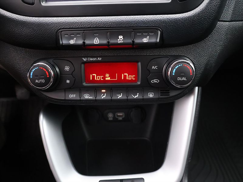Kia Ceed 1,6 CRDI 100kW CZ Comfort Navi - fotka 22 z 30