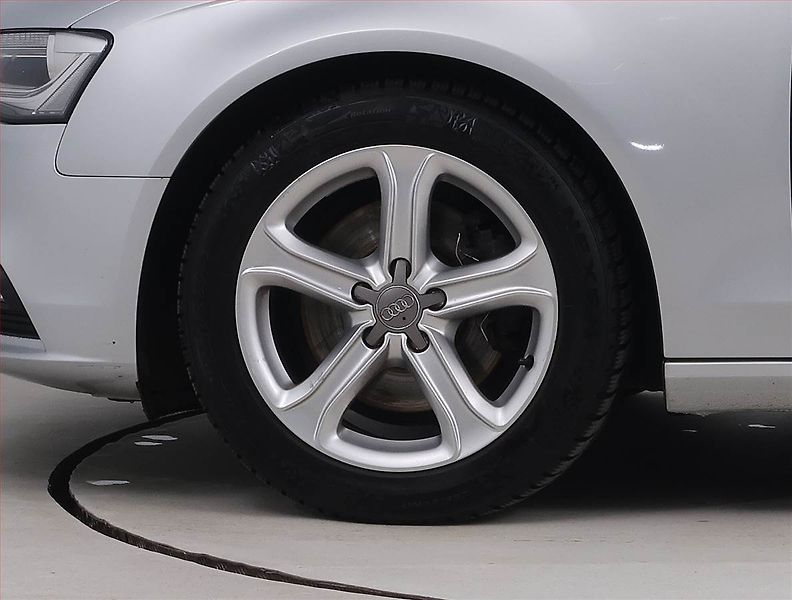 Audi A4 (2012) Ambition 1.8 TFSI, Serv.kniha - fotka 14 z 17