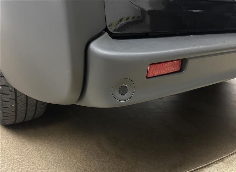 Opel Vivaro 2,5 107kW 9MÍST AC TAŽNÉ 1.MAJ - fotka 26 z 30