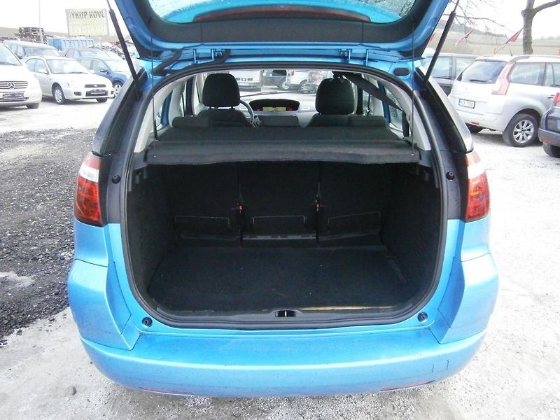 Citroën C4 Picasso 1.6 HDI - fotka 18 z 19