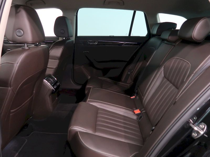 Škoda Superb (2020) LAURIN&KLEMENT 2.0TDI 140KW DS - fotka 17 z 48
