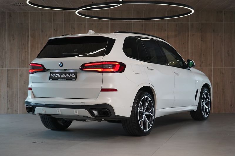 BMW X5 40d xDrive, Nezávislé, Vzduch - fotka 9 z 50