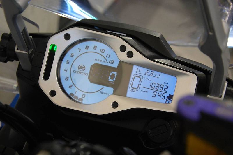 CFMOTO 650 MT (2020) 650MT Premium - hezký stav, pů - fotka 11 z 20