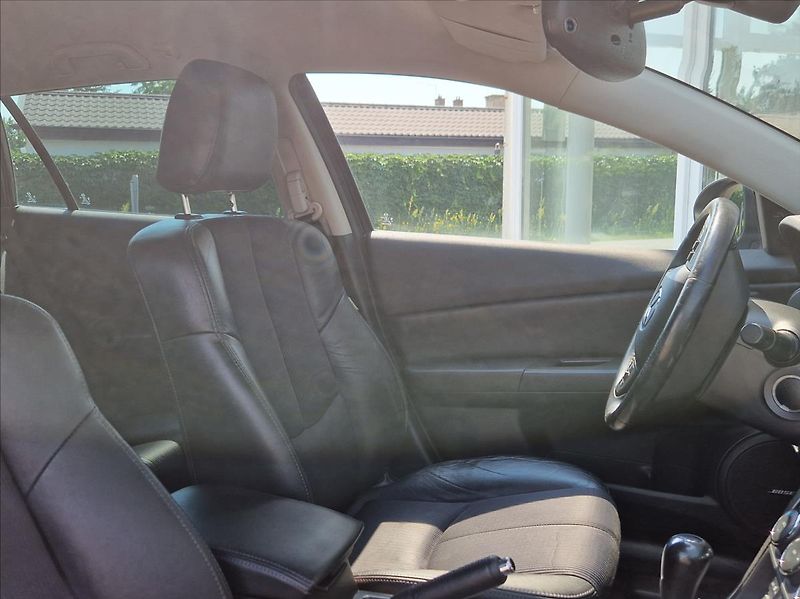 Mazda 6 2,0 i 114kW AUTOKLIMA VÝHŘEV - fotka 14 z 27
