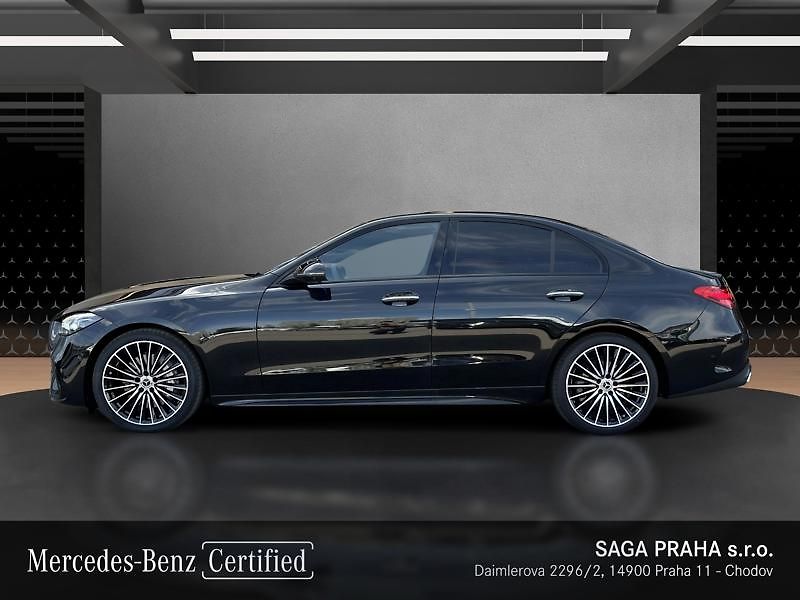 Mercedes-Benz Třídy C 200 AMG Night - fotka 6 z 18
