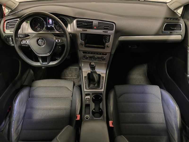 Volkswagen Golf (2014) 1.2 TSi, Comfortline, panor - fotka 8 z 17