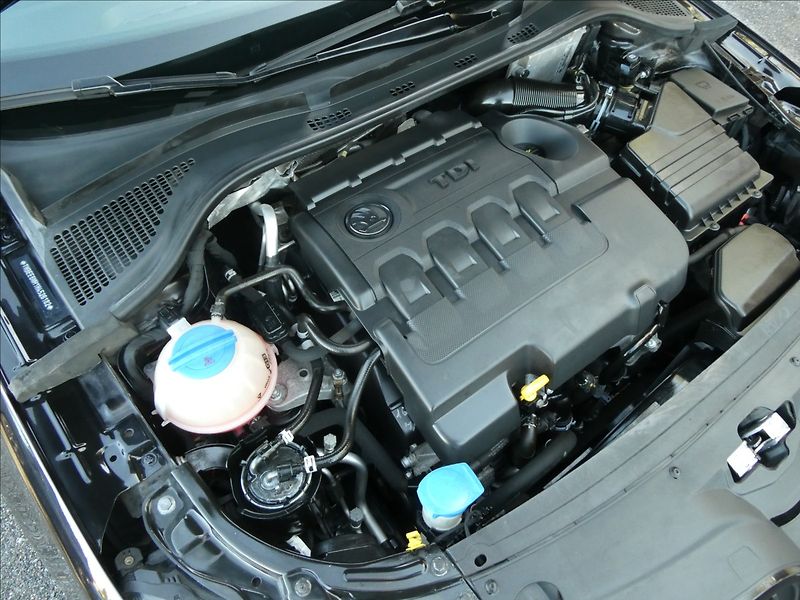 Škoda Rapid 1,6 TDi 85kW MonteCarlo, ČR - fotka 37 z 43