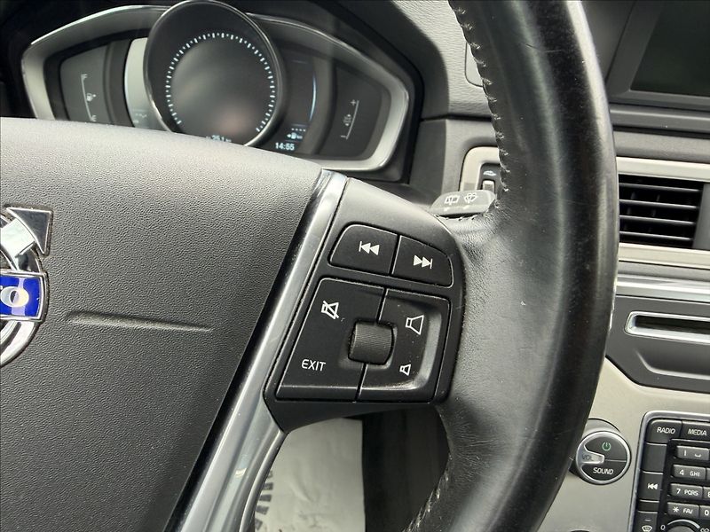 Volvo V70 2.0 D4 Momentum - fotka 13 z 23