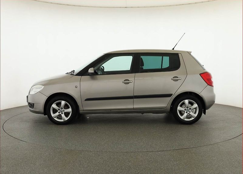 Škoda Fabia (2008) Sportline 1.2 12V, ČR,1.maj - fotka 3 z 15