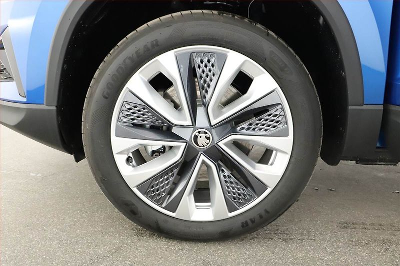 Škoda Karoq (2025) 1.5 TSI, Drive, FullLed - fotka 16 z 16