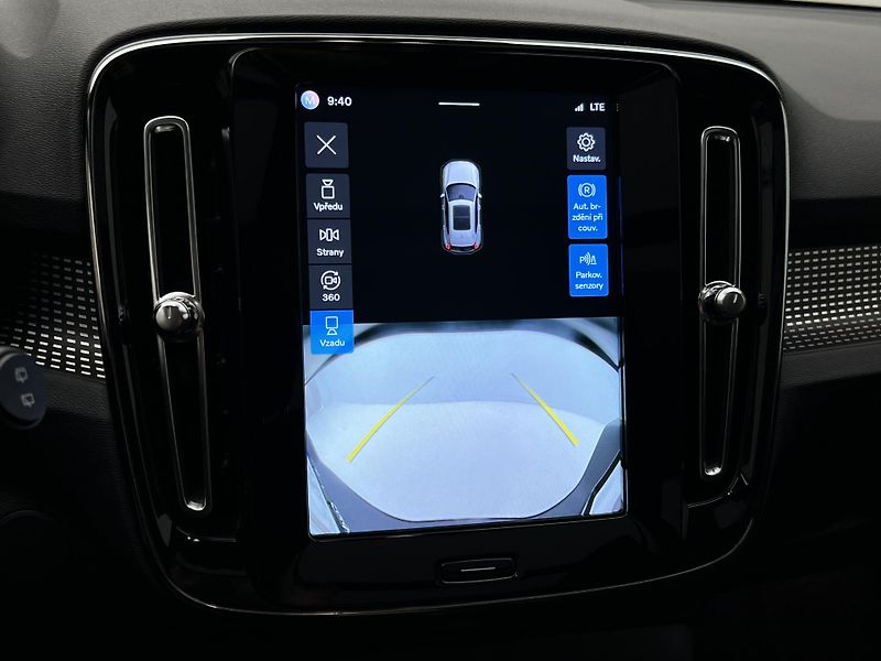 Volvo XC40 AWD TWIN MOTOR RECHARGE - fotka 29 z 44