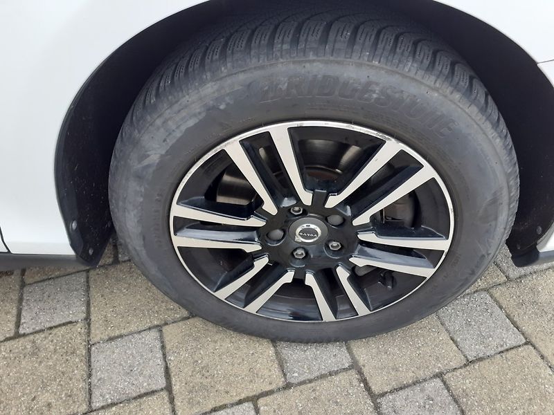 Volvo V40 (2018) 2.0 D CROSS COUNTRY - fotka 23 z 32