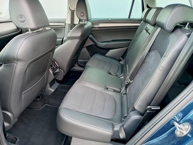 Škoda Kodiaq (2022) 2.0 TSI 140kW Style Plus 7míst - fotka 21 z 35