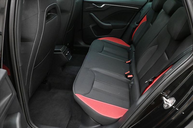 Škoda Kamiq 1,0 TSI 81kW MONTE CARLO Záruk - fotka 15 z 25