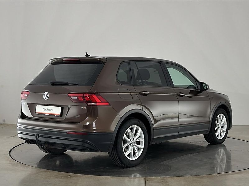 Volkswagen Tiguan Trendline DSG - fotka 2 z 27