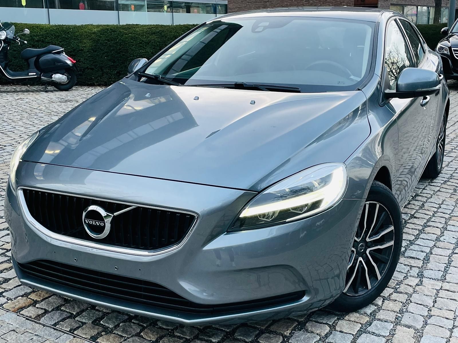 Volvo V40 2.0i MANUÁL KAMERA SERVISKA