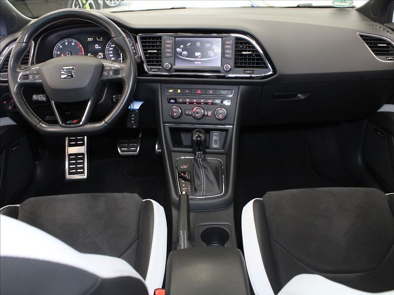 Seat Leon 2,0 Cupra 290 DSG ST Pano.DCC - fotka 8 z 30