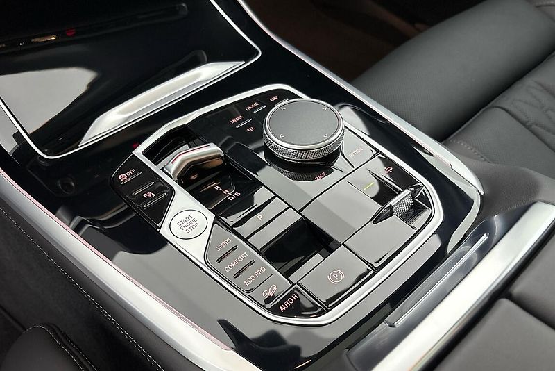 BMW X7 xDrive40d - fotka 21 z 24