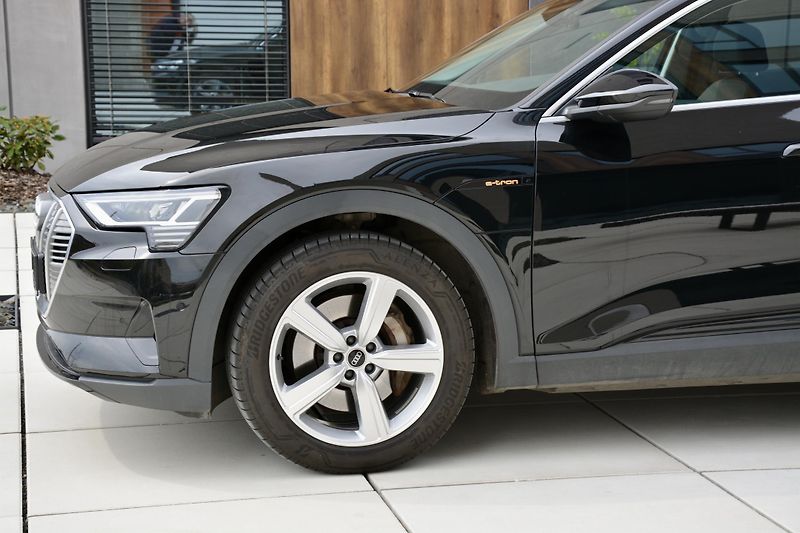 Audi e-tron (2022) 50 QUATTRO BUSSINES 1 Majitel - fotka 26 z 53
