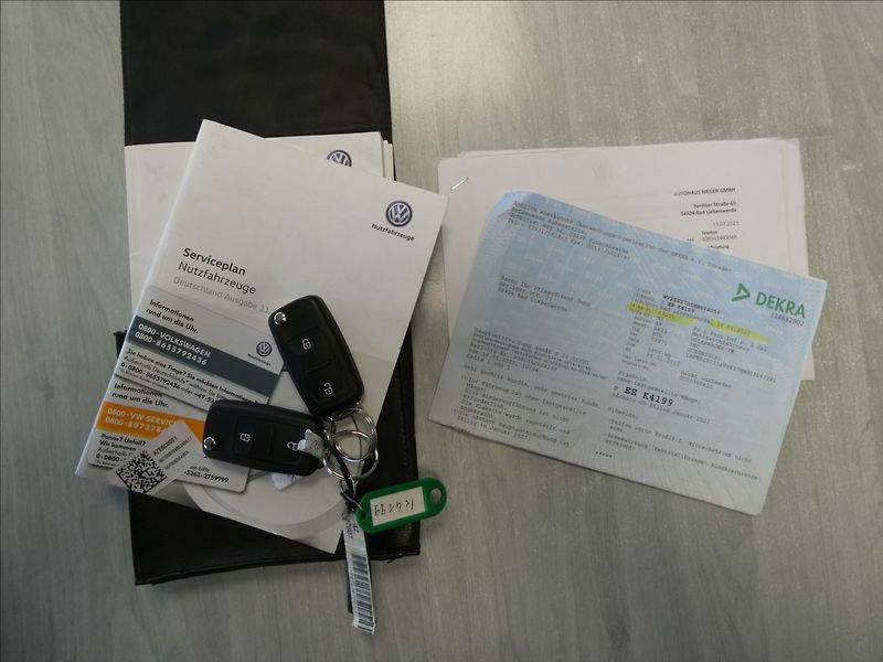 Volkswagen Transporter 2,0 TDi 75kW L2H2,9.míst,2xkol - fotka 39 z 48