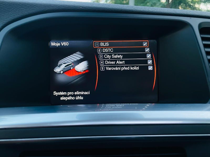 Volvo V60 2.0D4 5VÁLEC SERVISKA TAŽNÉ - fotka 41 z 48