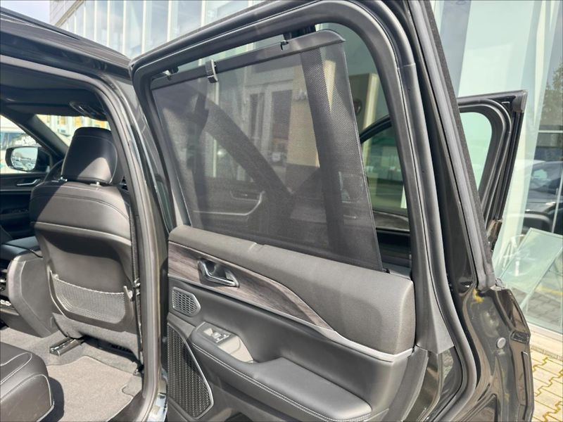 Jeep Grand Cherokee (2024) 2,0 4xe Plug-In 380k 8AT  Limi - fotka 18 z 19
