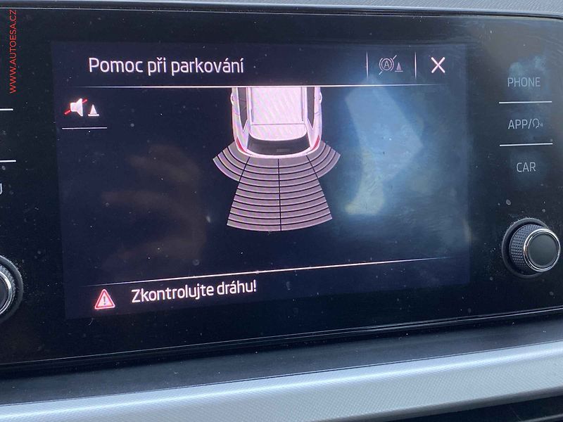 Škoda Kamiq (2020) 1.0 G-TEC, ČR, Style, LED - fotka 16 z 16