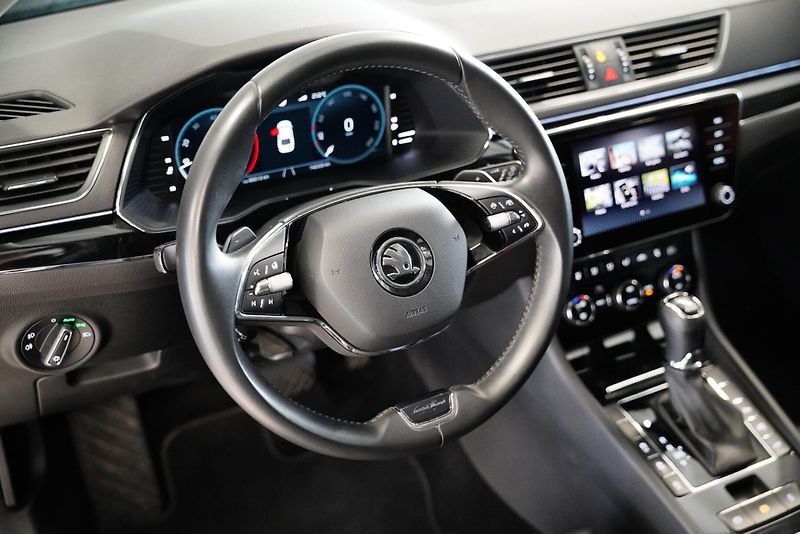 Škoda Superb - fotka 13 z 27