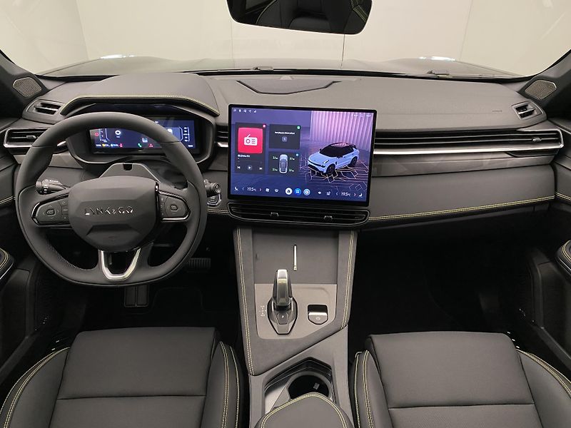 Lynk & Co 01 (2026) MORE PHEV AUT CZ 1.maj - fotka 2 z 52