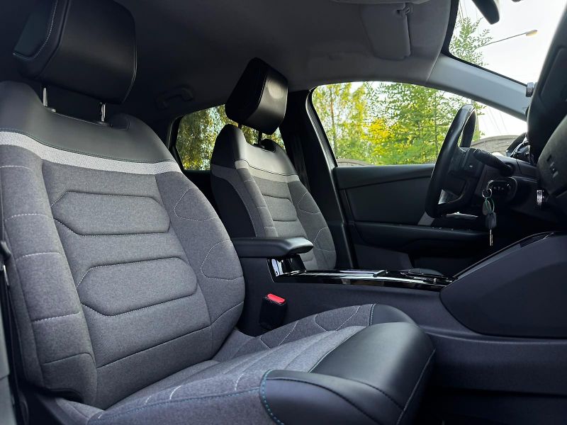 Citroën C4 1.2i 130 S&s 1.MAJITEL ČR DPH  - fotka 21 z 30