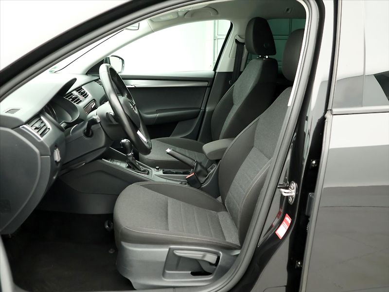 Škoda Octavia 2,0 TDI DSG Soleil - fotka 10 z 30