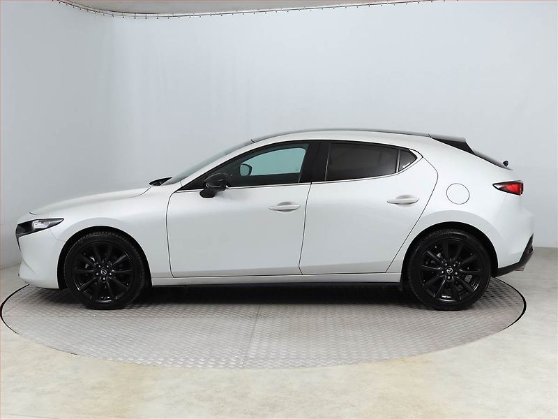 Mazda 3 (2024) 2.0 e-Skyactiv X - fotka 3 z 19