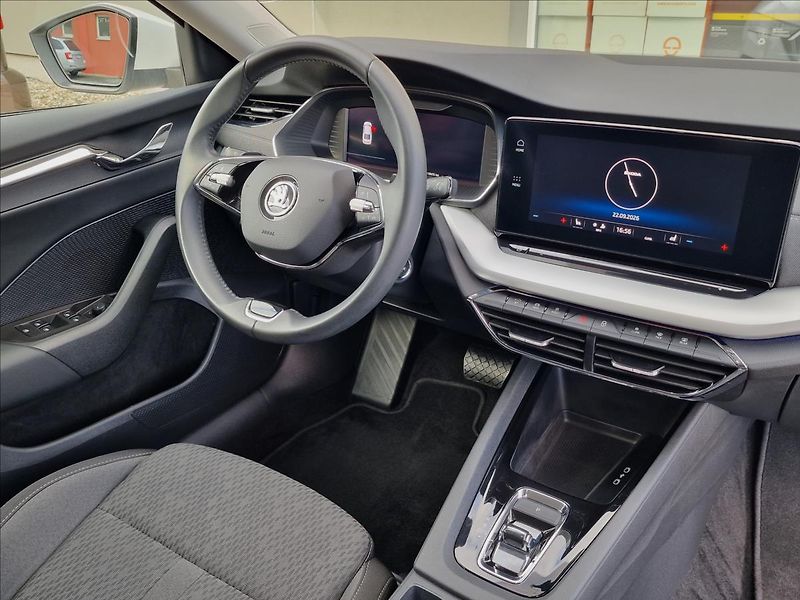 Škoda Octavia 2.0TDI DSG Style,ČR,1.Majitel - fotka 40 z 50